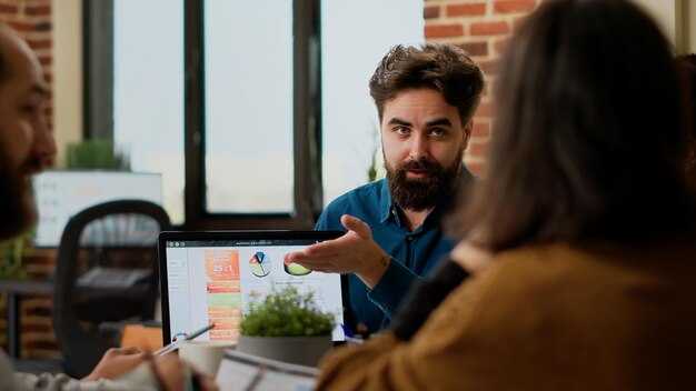 Growth Opportunity - Localize Your B2B Site for Spanish-Speaking Business Owners