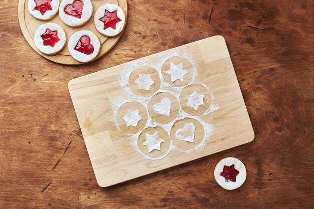 How to Red-Stripe Your Cookies - A Quick Guide to Decorating Red Stripes