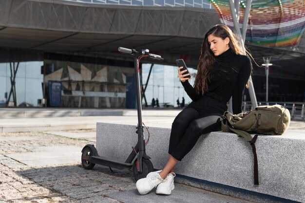 NIU KQi300x Review - A Comfortable, Long-Range Smart City Scooter