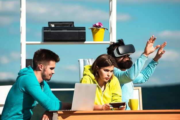 Understanding the Stakes and Challenges of Digital Technology